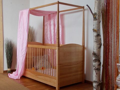 Kinder- und Babyzimmer Naturmöbel Erle